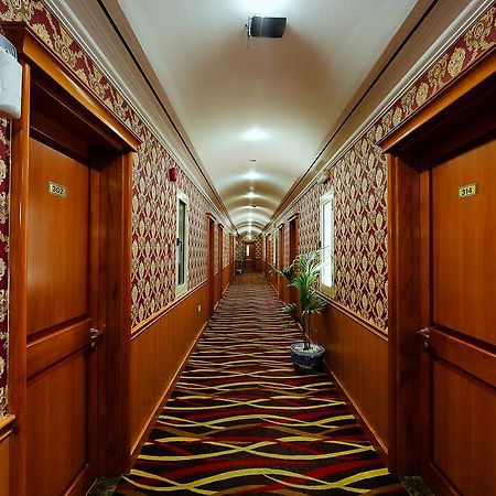 Jonrad Hotel Dubai Buitenkant foto