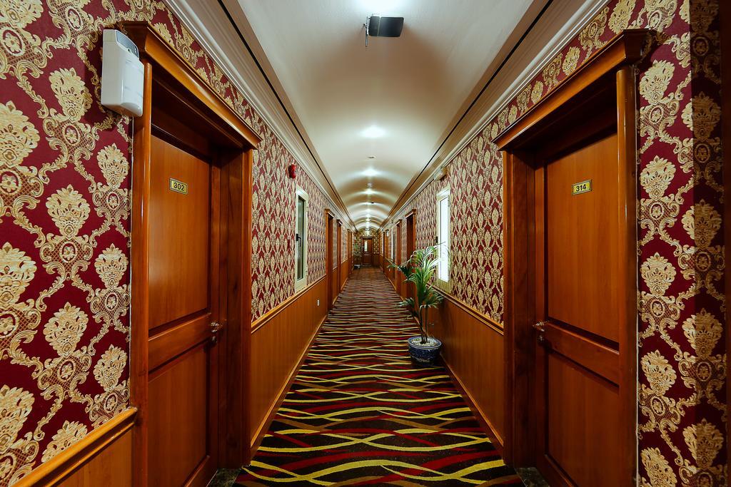Jonrad Hotel Dubai Buitenkant foto