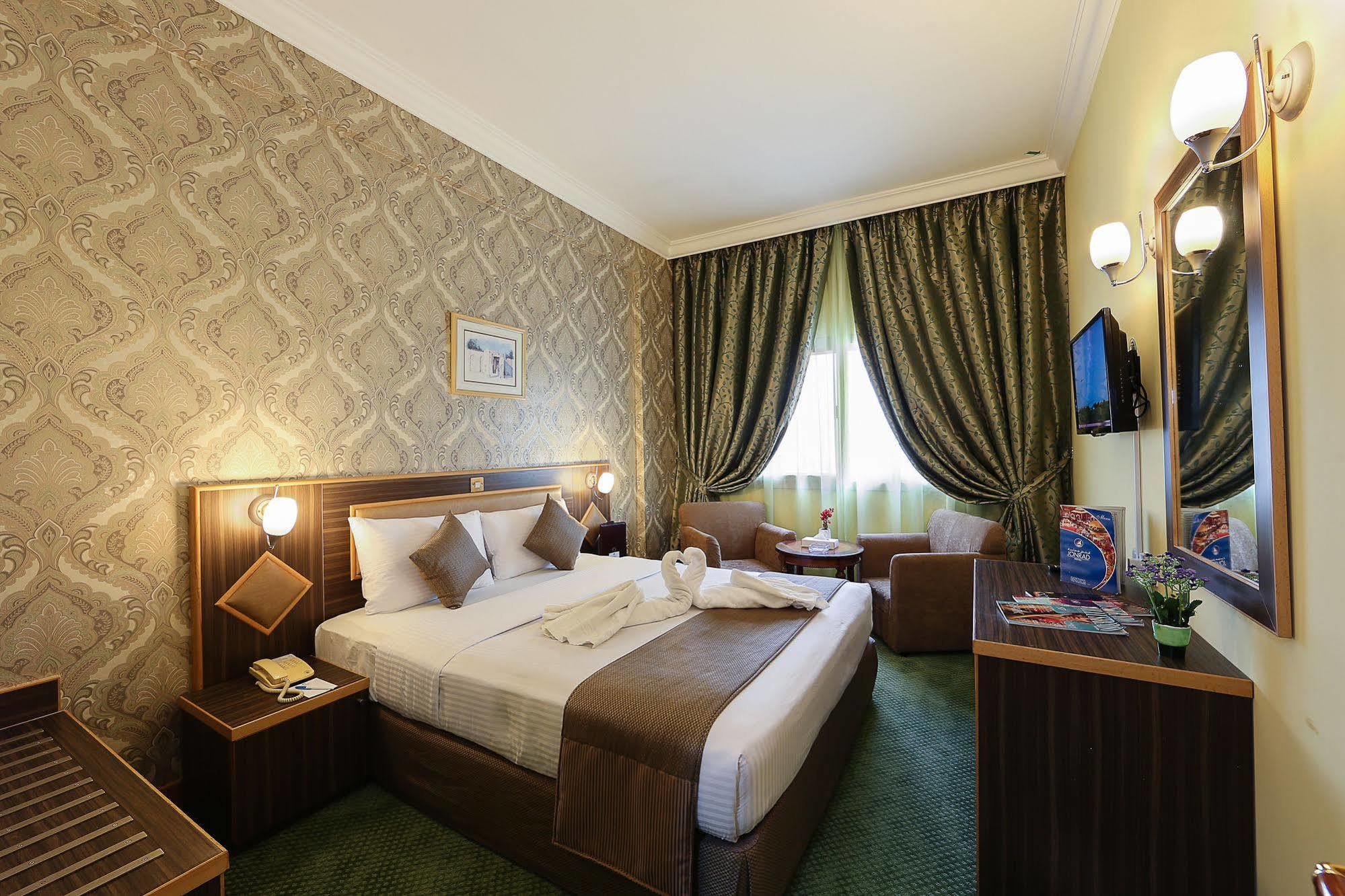 Jonrad Hotel Dubai Buitenkant foto