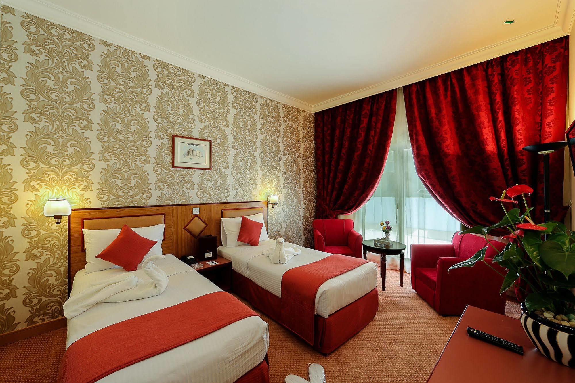 Jonrad Hotel Dubai Buitenkant foto
