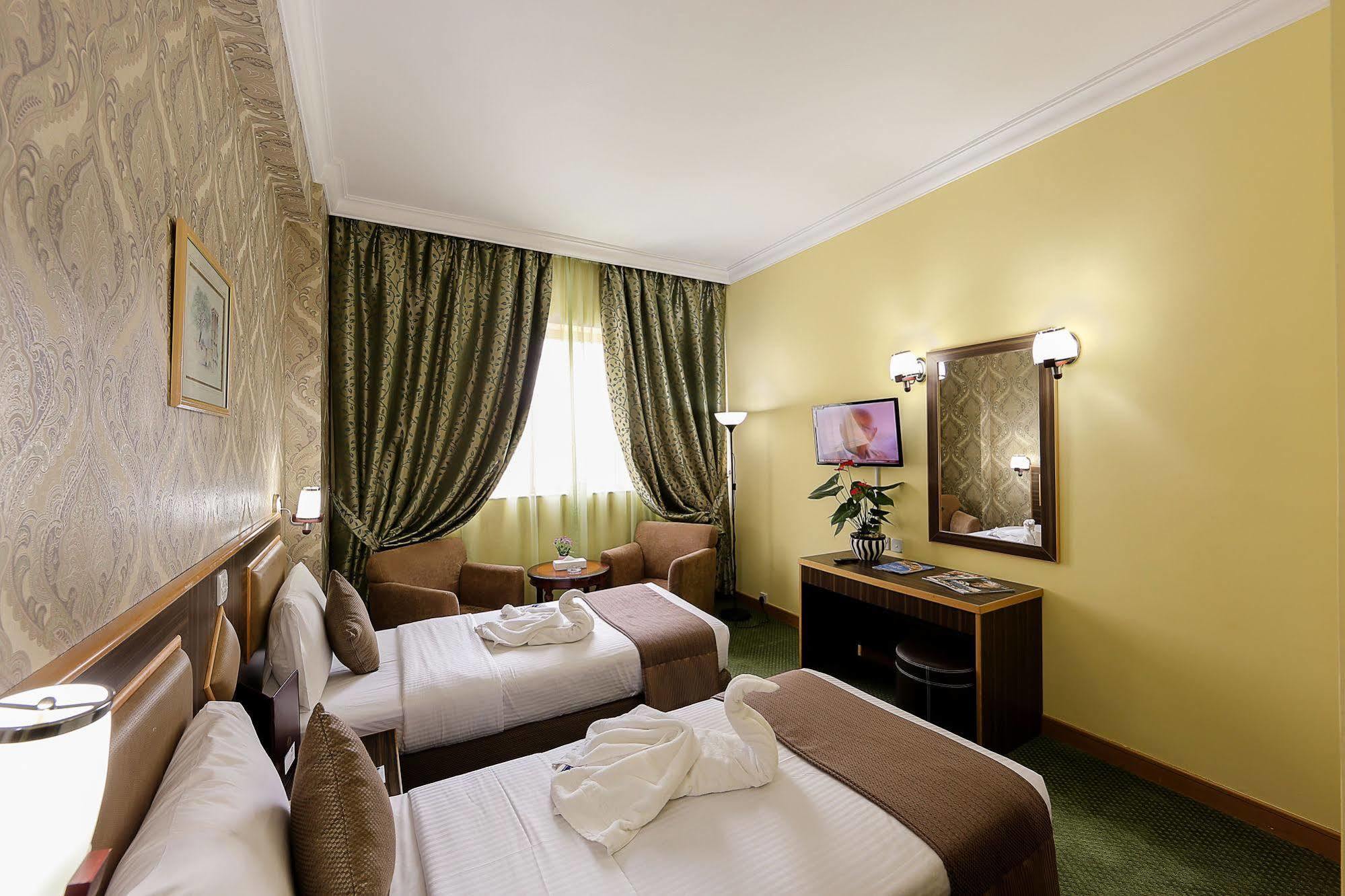 Jonrad Hotel Dubai Buitenkant foto