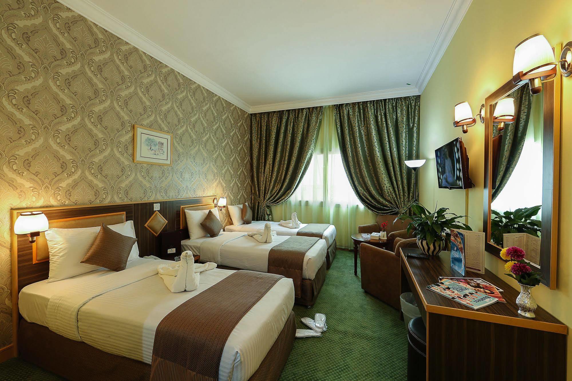 Jonrad Hotel Dubai Buitenkant foto