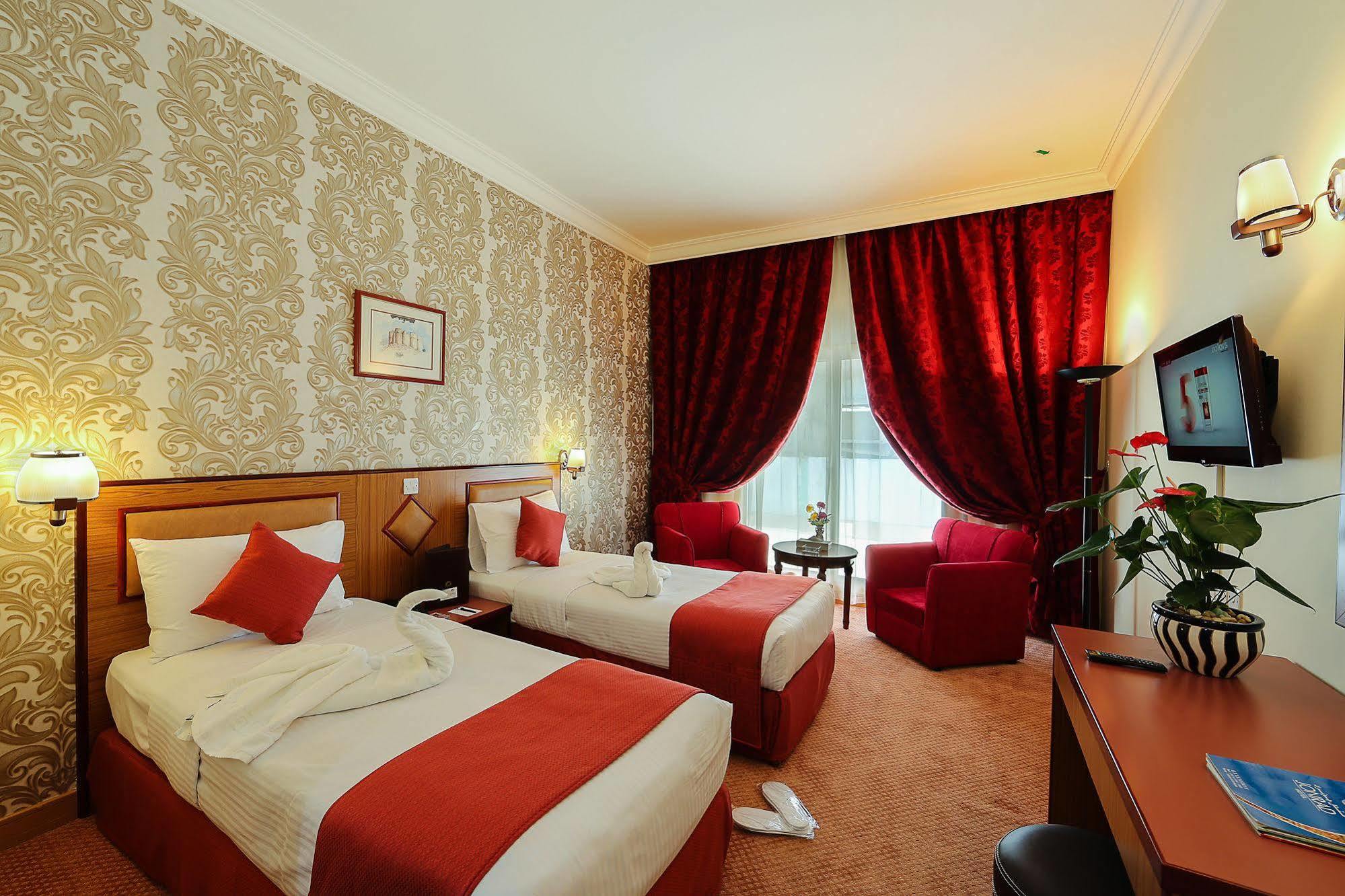 Jonrad Hotel Dubai Buitenkant foto