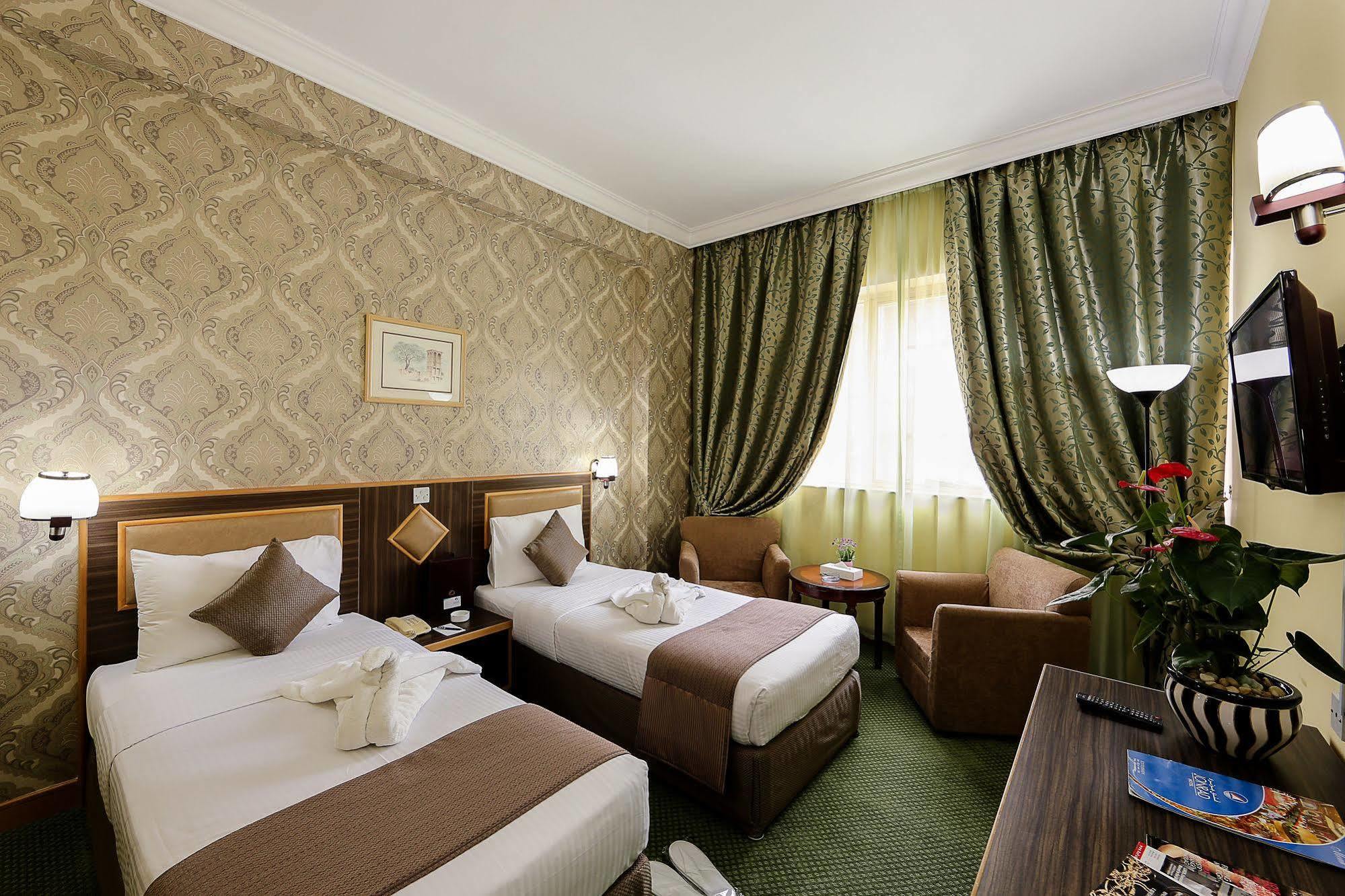 Jonrad Hotel Dubai Buitenkant foto