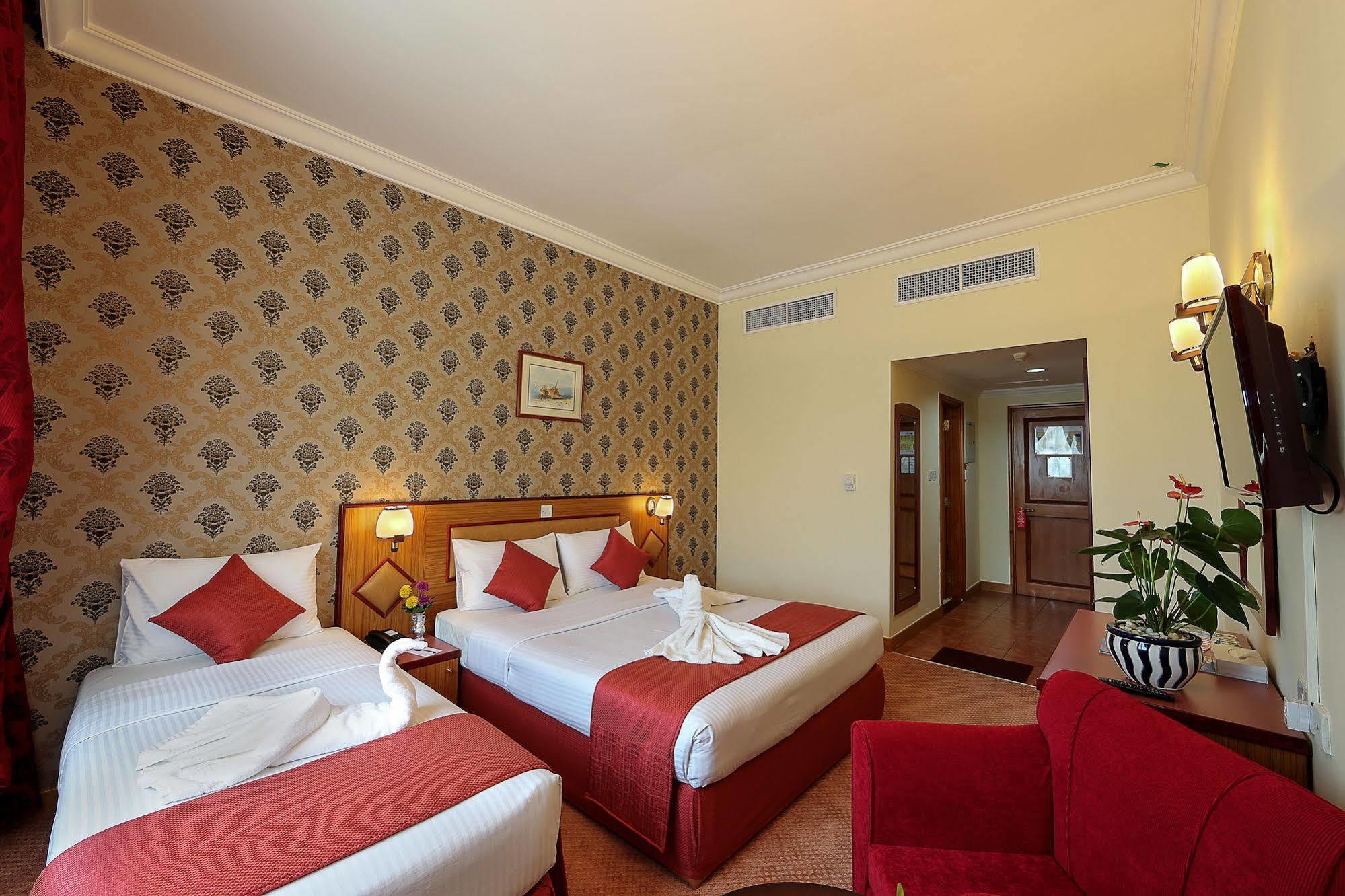 Jonrad Hotel Dubai Buitenkant foto